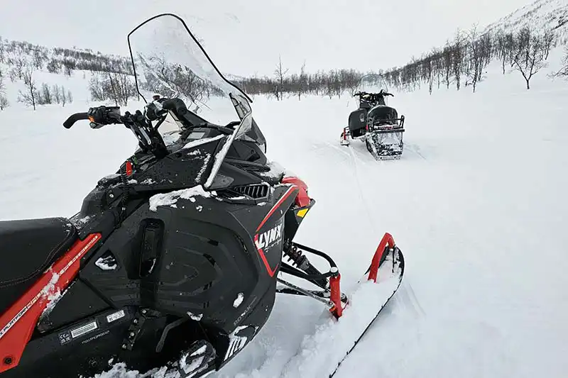 Schneemobiltouren Schneemobiltouren